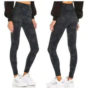 SPANX Look At Me Now Seamless Camo Greeb Leggings